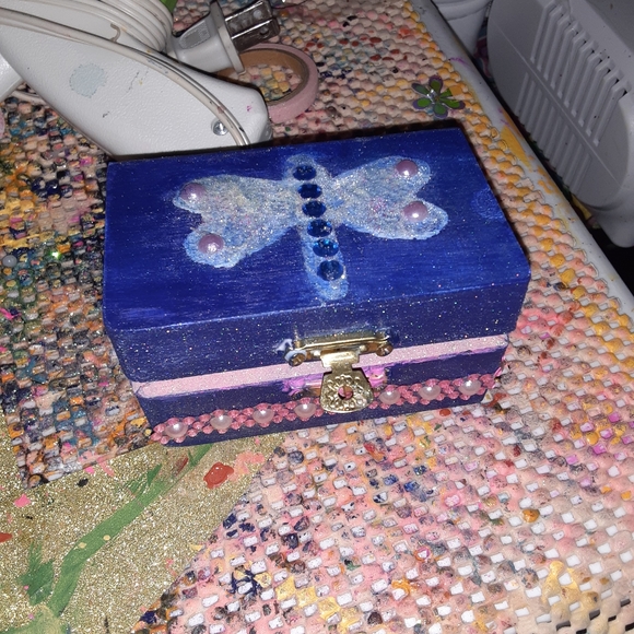 I am a crafter of original and unique art.my designs are unusual and fun. - Picture 2 of 16